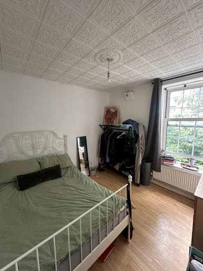 Aldgate East, E1, Comfy 4 Double Bedroom Flat Main Photo