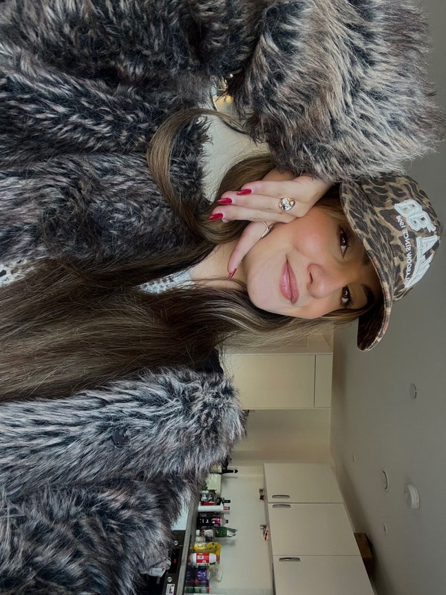 Room wanted: Female, 23, Account Manager in PR Main Photo