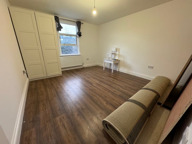 Stunning Two Bed Apartment In Stoke Newington Main Photo