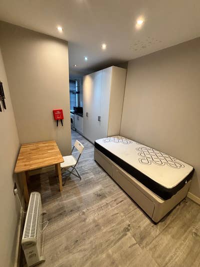 Studio Flat Main Photo