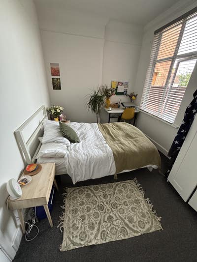 1 bedroom for rent in flat share  Main Photo