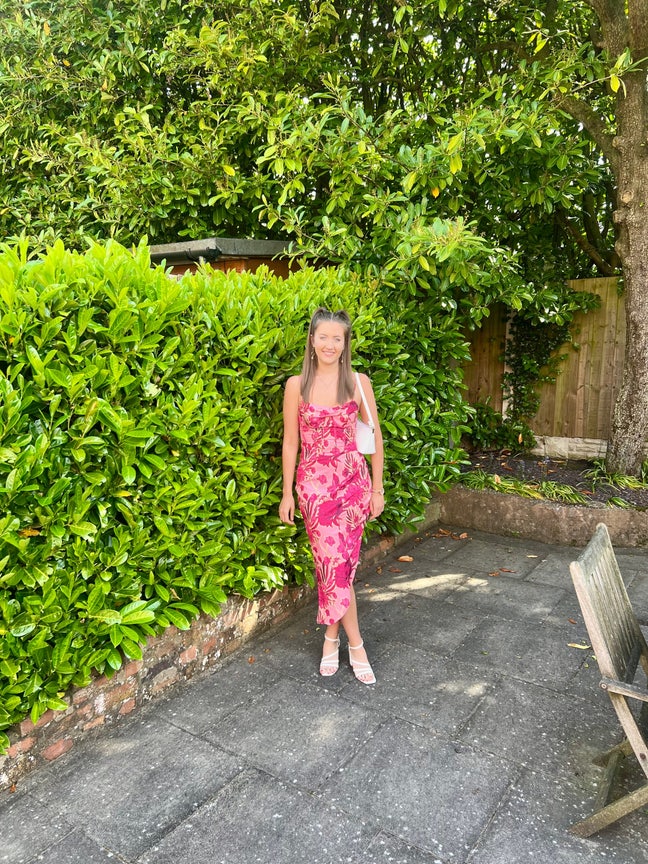 Looking for a friendly house share/buddy up Main Photo