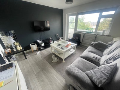 Private flat in private green well maintained area Main Photo