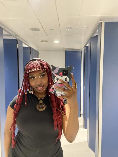 LOOKING FOR FEMALE FLATMATE AND 2BED FLAT Main Photo