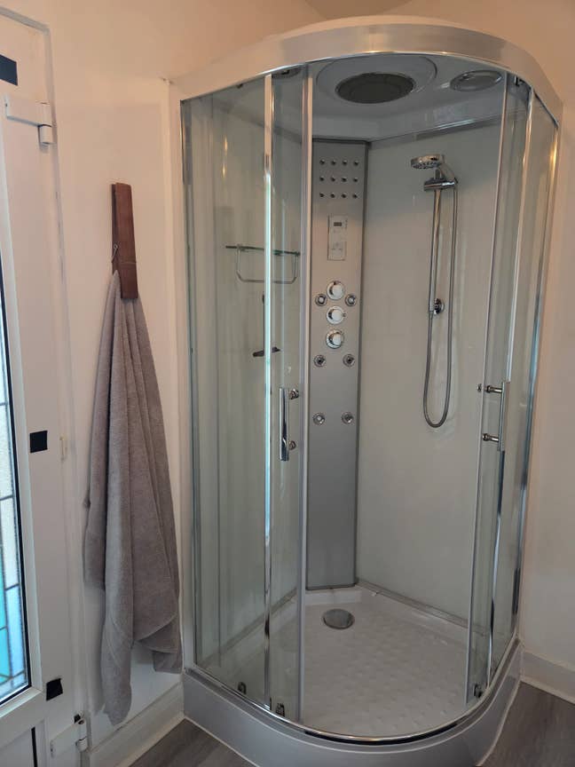 Self contained fully furnished studio flat  Main Photo