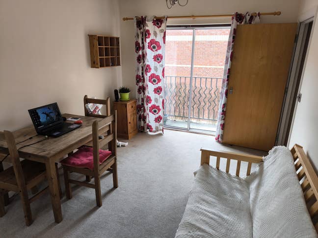 Double room in 2-bed flat near the city centre Main Photo