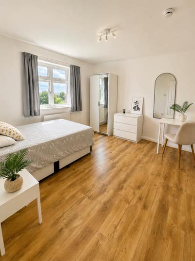 Bright Room with Private Bathroom Willesden Green🎉 Main Photo