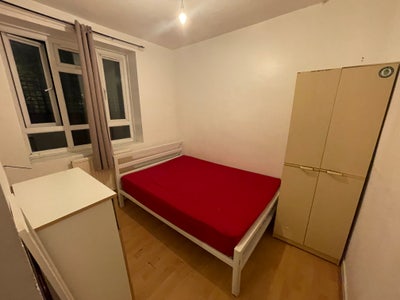 Double Size room In Bow Inc bills single use only  Main Photo