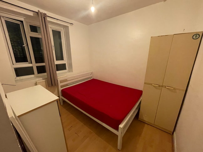 Double Size room In Bow Inc bills single use only  Main Photo