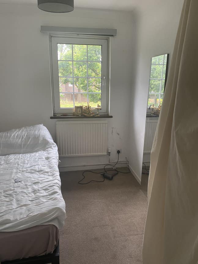 Double room to let in 3 bed house Stepney Green Main Photo