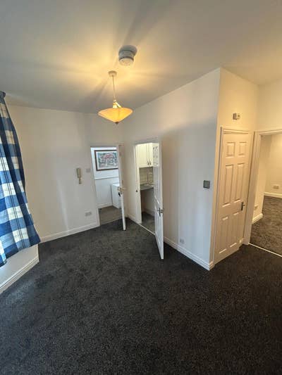 A refurbished one bedroom flat available  Main Photo