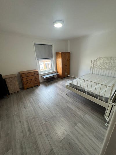Rooms Available – SO14 Main Photo