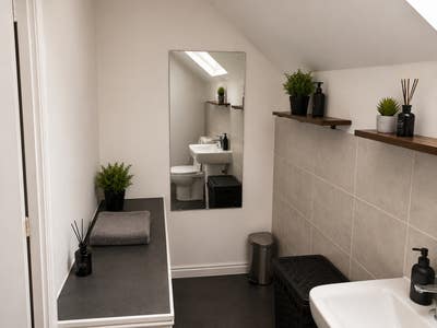 Luxury Double En-Suite Room in Modern House | All  Main Photo