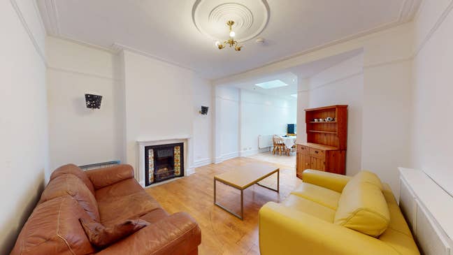 Spacious five bedroom family home, N12 Main Photo