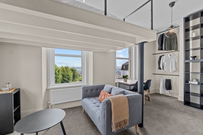 ⚠️ Fastest Fingers Win This One - Stunning House Main Photo