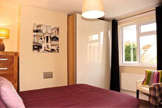 Calm, private double en suite & social housemates Main Photo