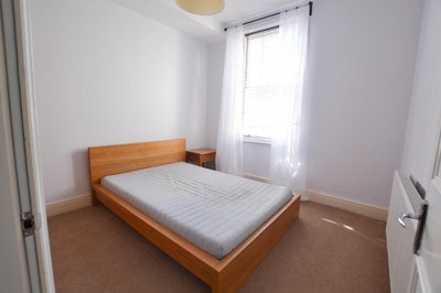 1 double bedroom with own detached bathroom Main Photo