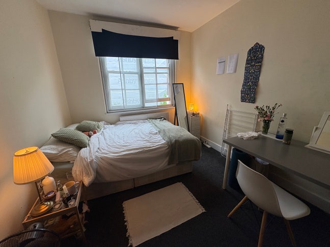 Room available for July and August - Central Londo Main Photo