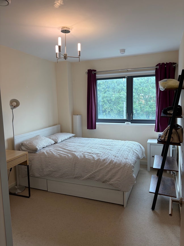 Spacious Furnished Double room in 2bed 2bath Flat Main Photo