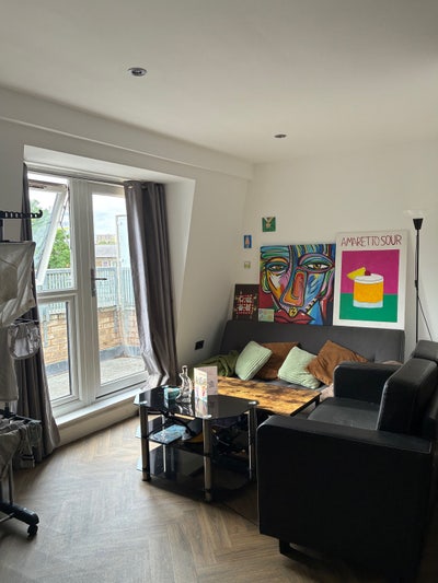 Furnished Double Room in Stepney Green Main Photo