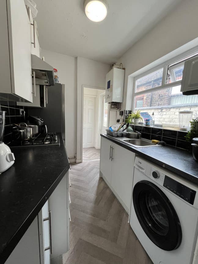 Walking distance to  Hanley City Centre Main Photo