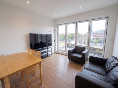 A stunning 3 bedroom 2 bathroom flat in Euston NW1 Main Photo