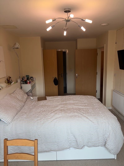Large Furnished Spacious En- Suite in 2Bed Flat Main Photo