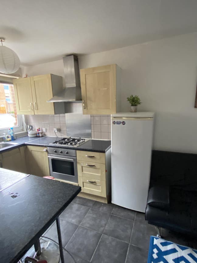 A good sized double room 5 mins from Mile End stn Main Photo