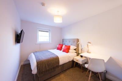 Double Ensuite Room - Close to local amenities Main Photo