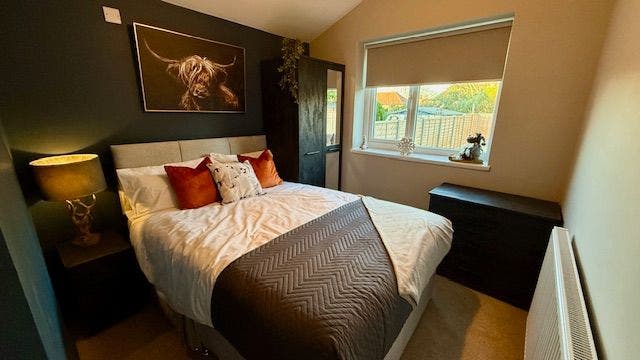 Stylish Ensuite Near Fishponds Road Main Photo