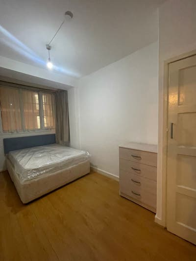 🏡 Cosy Rooms Available in E1 0JZ – Great London L Main Photo