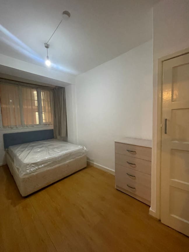 🏡 Cosy Rooms Available in E1 0JZ – Great London L Main Photo