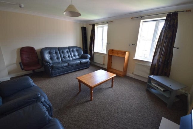 Bedroom & en suite Hatfield available end of June Main Photo