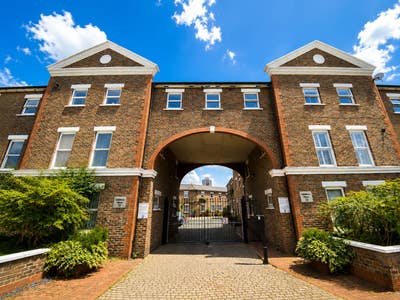 2-Bedroom Flat Near Oval Tube Station Main Photo