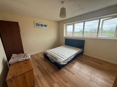 Modern Co-Living Space on Bradwell Common Boulevar Main Photo