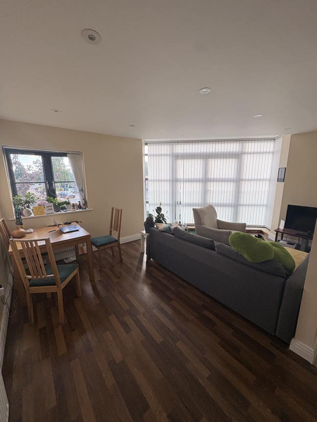 Double Room Available in Friendly 2-Bed Flat  Main Photo