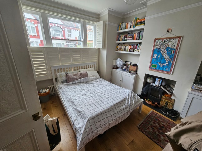 Double room in large house 5 mins from tube Main Photo