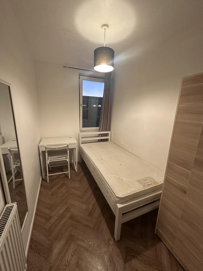 Single Room All bills Included zone 2  Main Photo