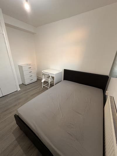 Nice Cosy Double Room At Bromley By Bow  Main Photo