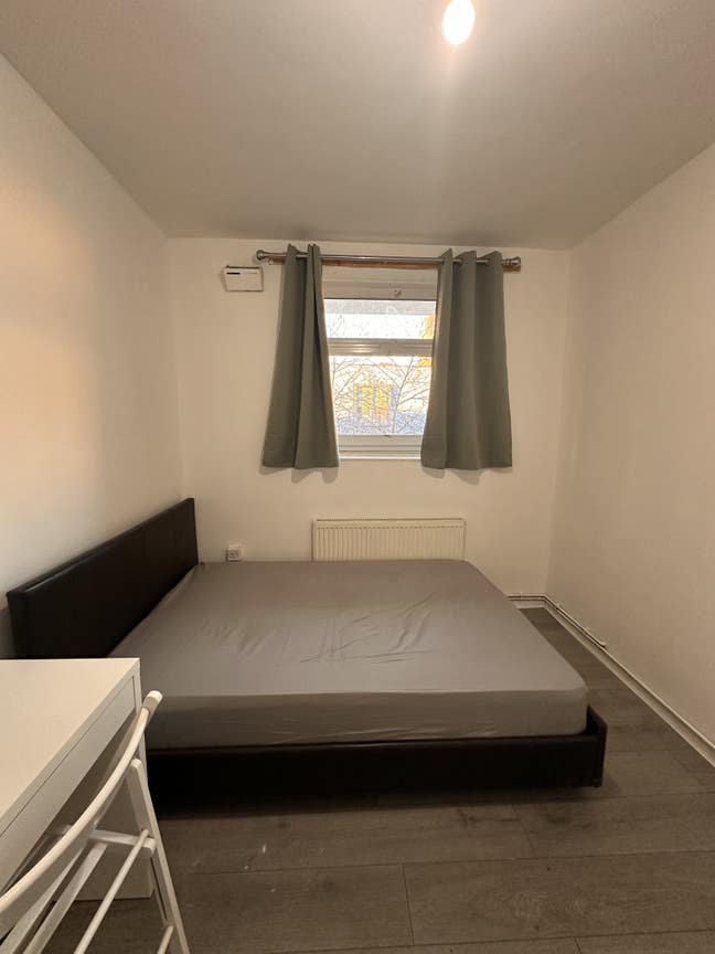 Nice Cosy Double Room At Bromley By Bow  Main Photo