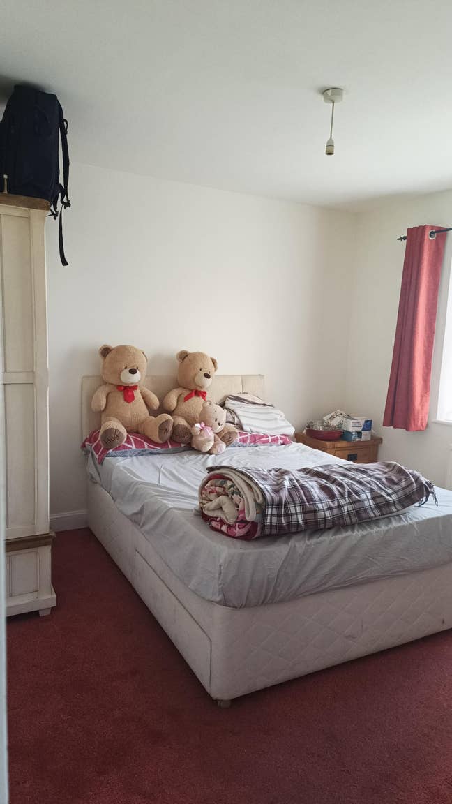 Double Room available for rent- Fully Furnished Main Photo