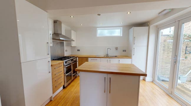 🔥 Large Rooms | 3 Bathrooms | Oxford OX4 Main Photo