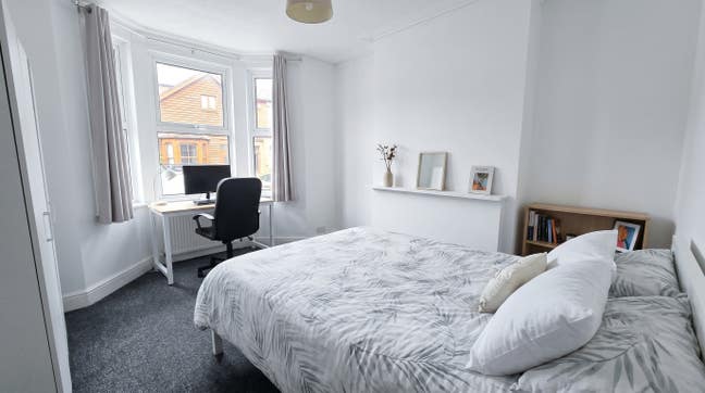 🔥 Large Rooms | 2 Bathrooms | East Oxford Main Photo