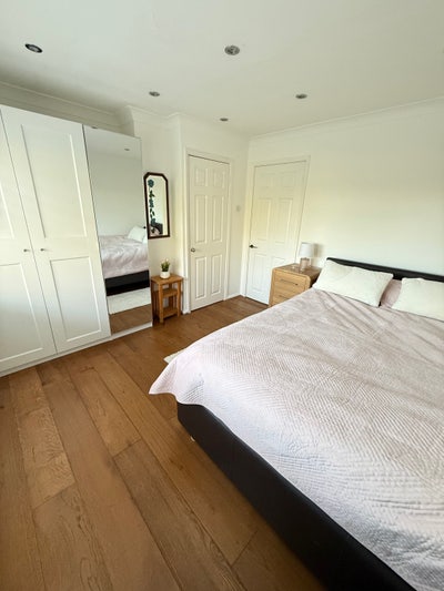 Spacious Double Bedroom Close to Station Main Photo
