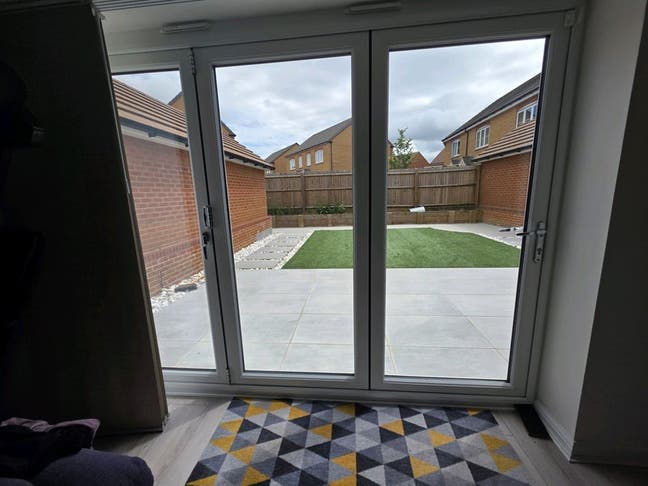 Ensuite in quiet cul-de-sac in Hunts Grove Main Photo