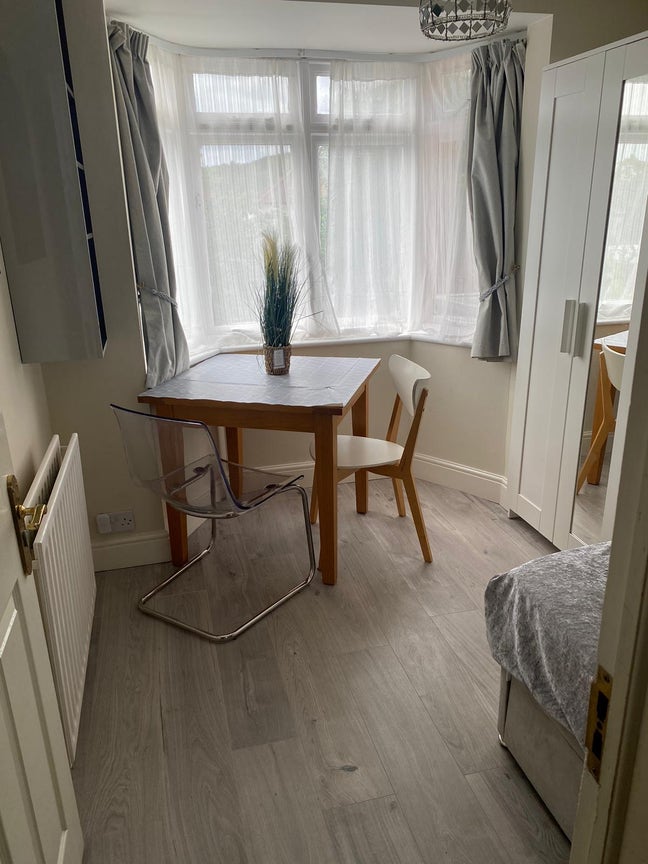Fab db *West London *  bills incl.*  parking Main Photo
