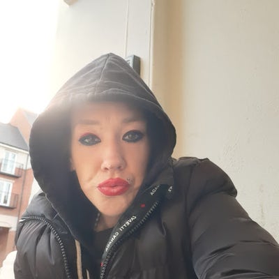 32 year old Female seeks a single or double room Main Photo