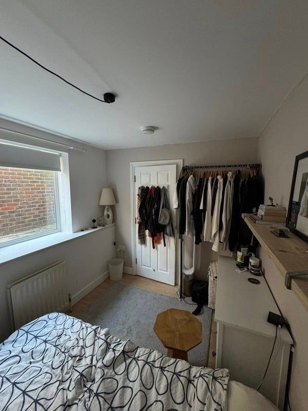 Double room available ASAP Main Photo
