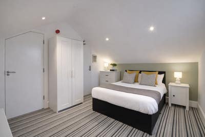 En-Suite Rooms in 5-Bed House – Close to Hospital Main Photo