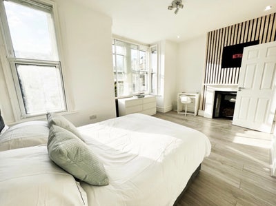 Modern En-suite NW10 (2 mins walk to station) Main Photo